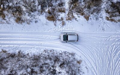 Czy warto robić prawo jazdy w zimie – plusy i minusy